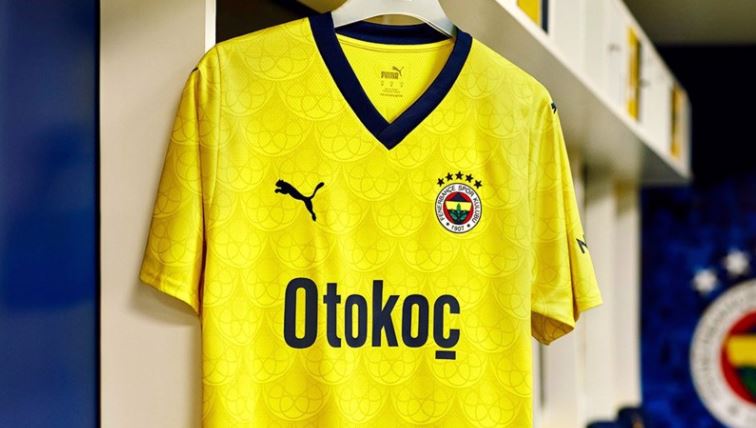 Fenerbahçe 2023 - 2024 dış saha forması:
